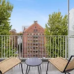 Break Plac Wolności 6