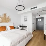 Break Plac Wolności 6 3*